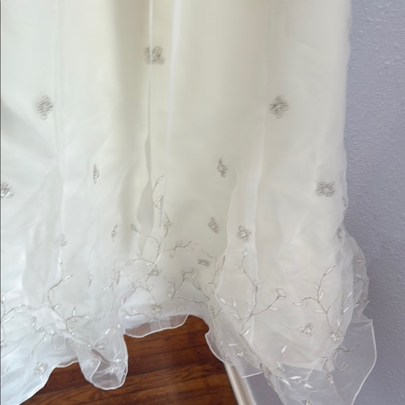 Vintage Wedding Dress - Picture 11 of 17